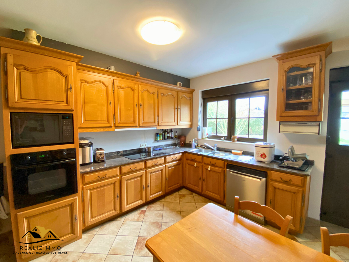 Magnifique villa entourée d’un jardin arboré à Liberchies