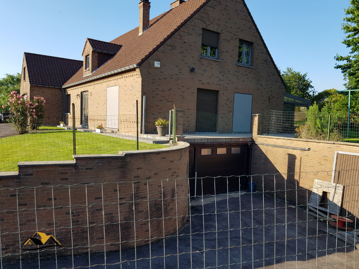 Magnifique villa entourée d’un jardin arboré à Liberchies