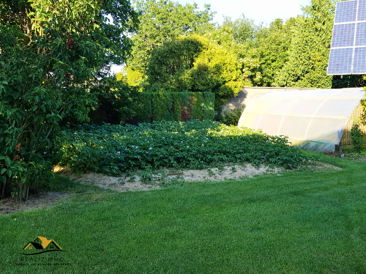 Magnifique villa entourée d’un jardin arboré à Liberchies