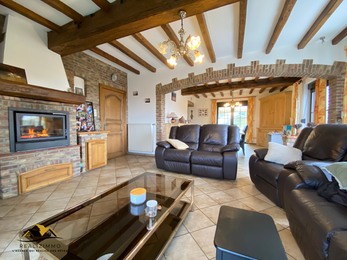 Magnifique villa entourée d’un jardin arboré à Liberchies