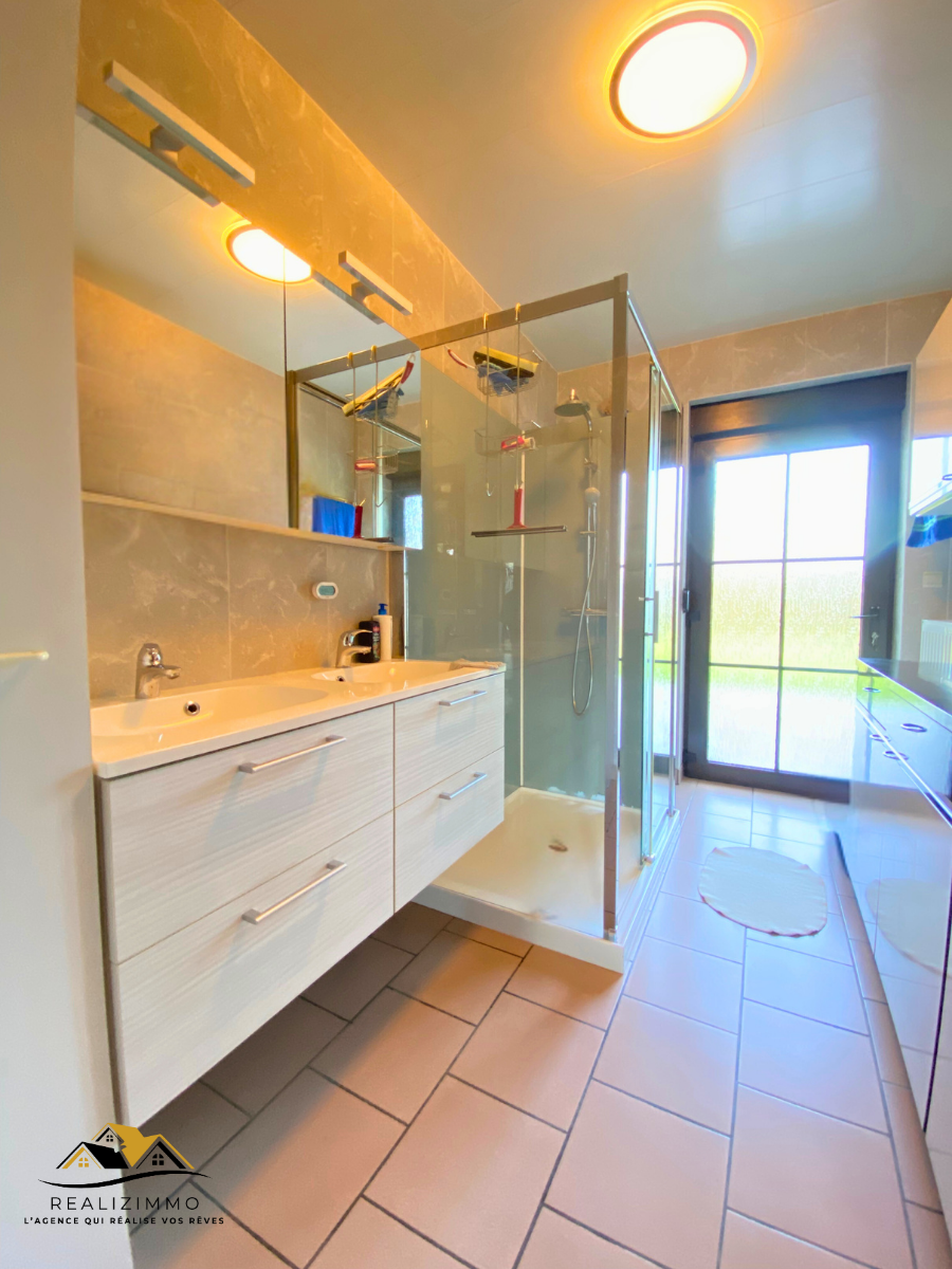 Magnifique villa entourée d’un jardin arboré à Liberchies