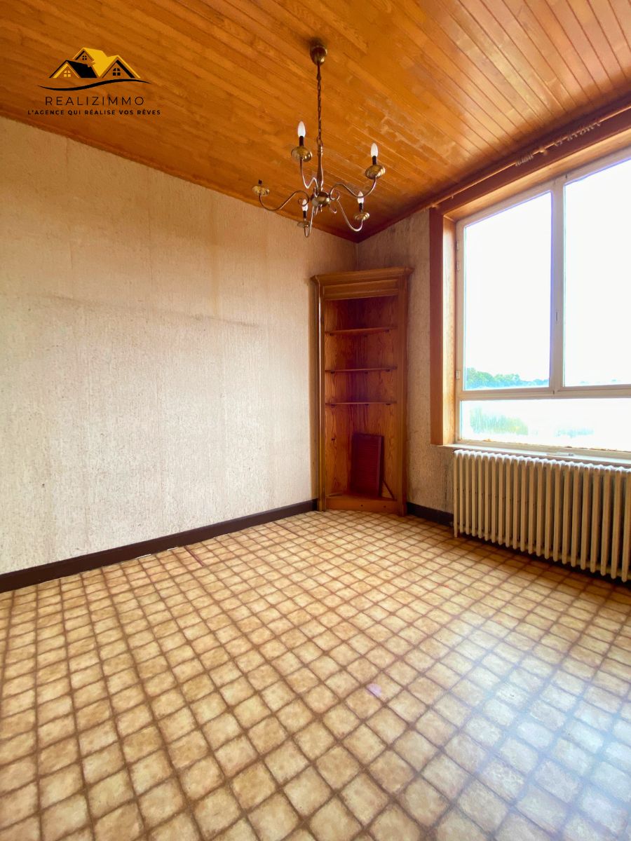 Jolie maison de maître à rénover avec grand jardin 
