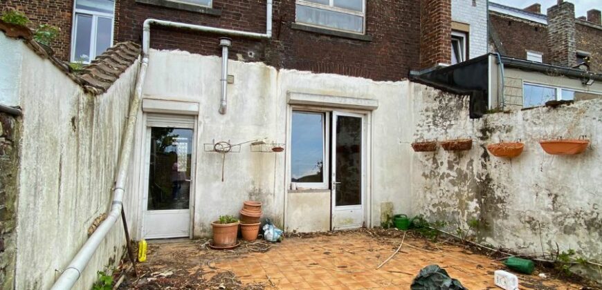 Jolie maison de maître à rénover avec grand jardin 