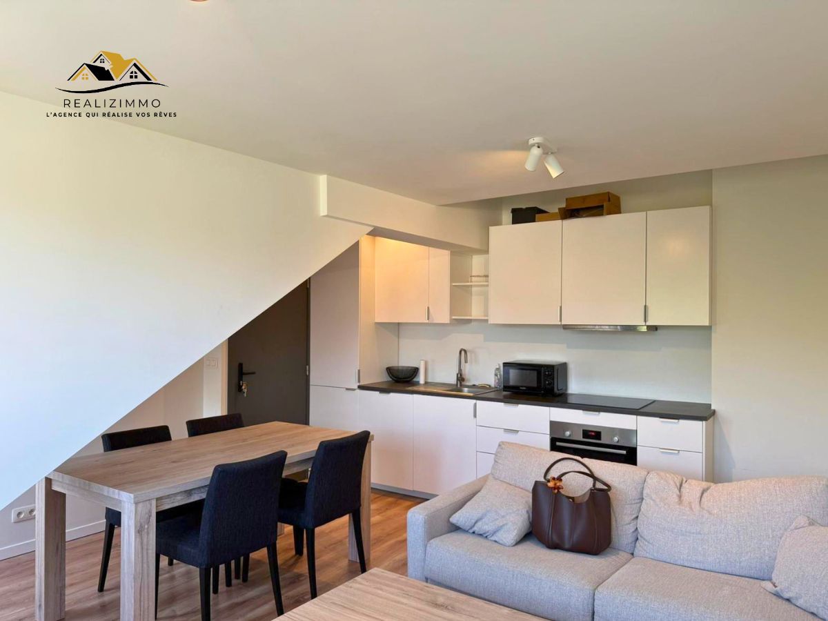 Appartement entièrement rénové, 2 chambres à La Louvière
