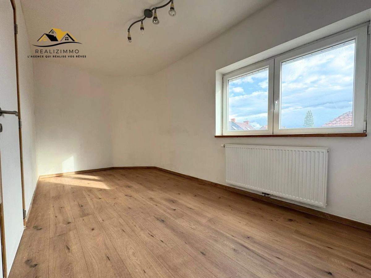 A Louer – Appartement duplex rénové avec deux chambres à Quievrain
