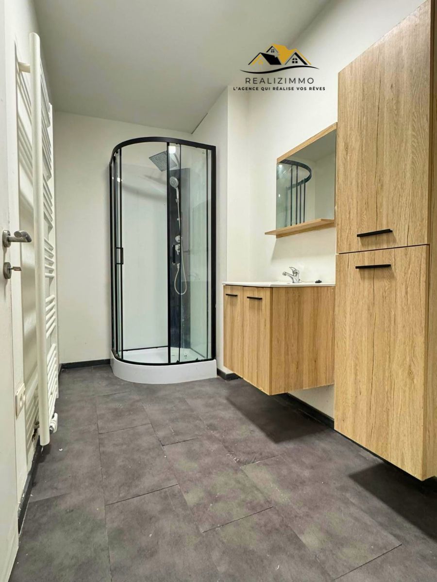 A Louer – Appartement duplex rénové avec deux chambres à Quievrain