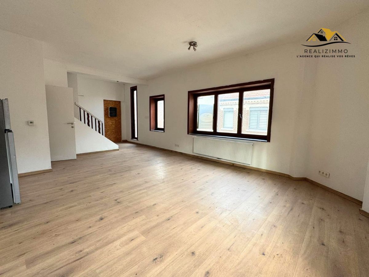 A Louer – Appartement duplex rénové avec deux chambres à Quievrain